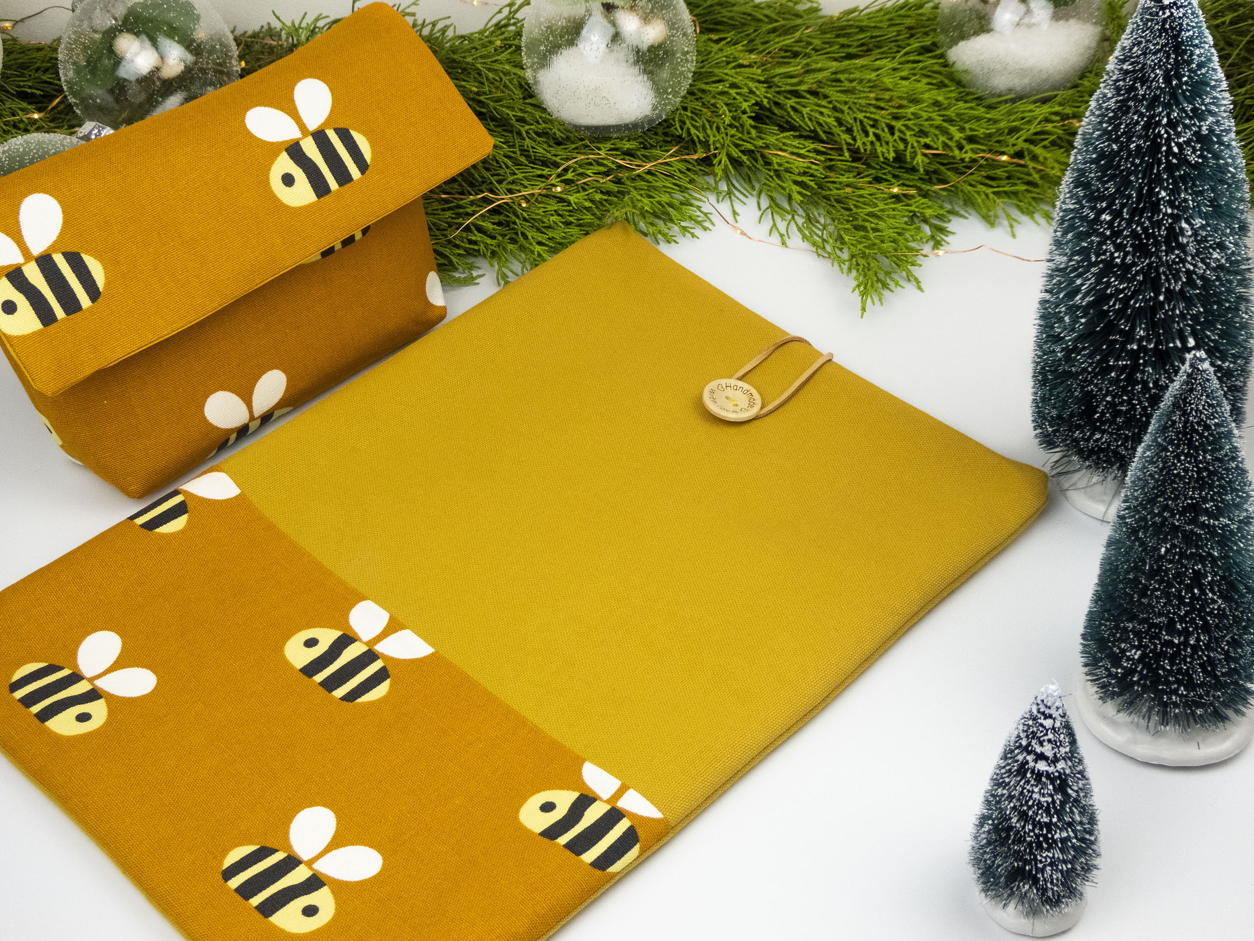 Laptop Sleeve (Honey Bees) Christmas Gift